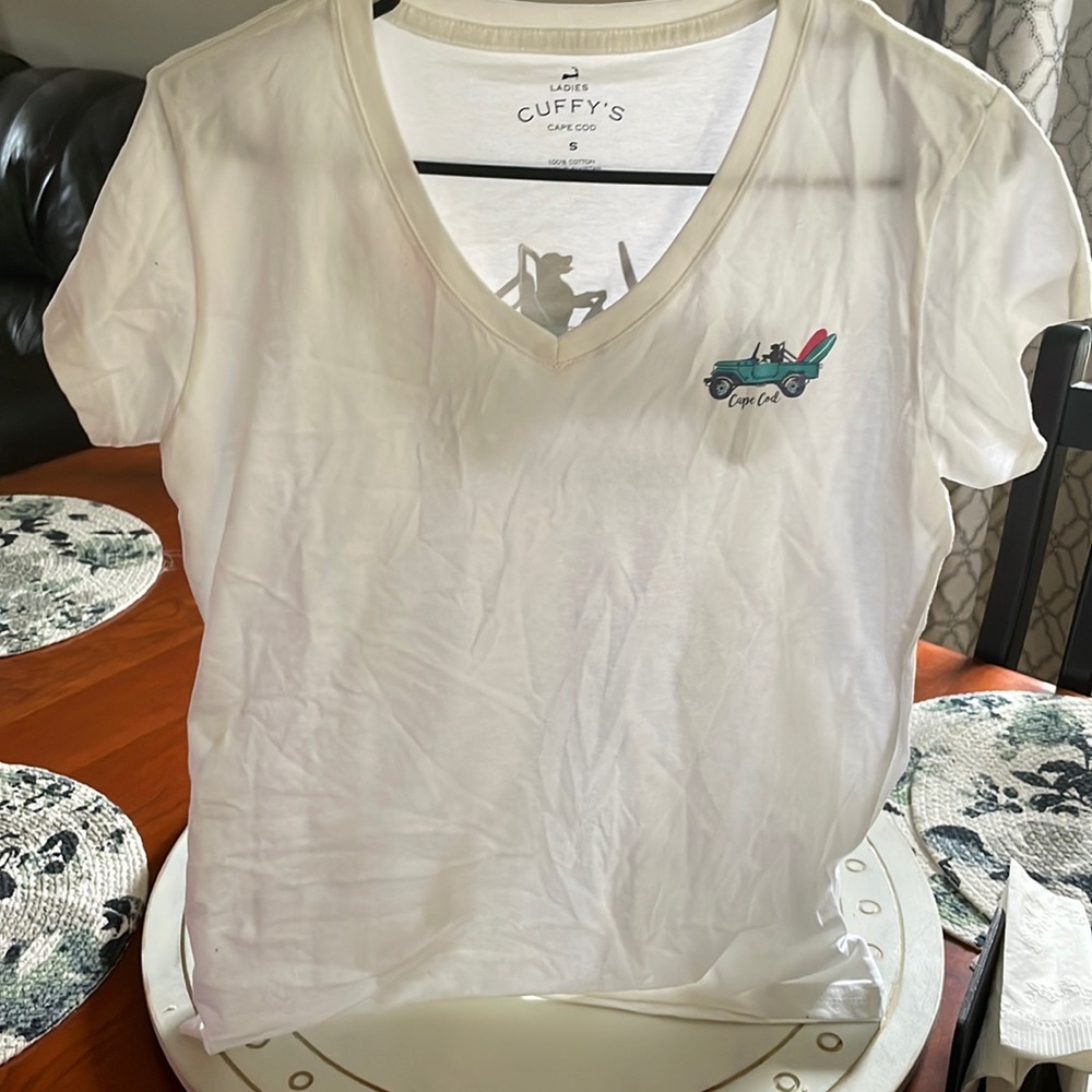 Cuffy’s size s white v neck t-shirt with Jeep and dog on front and back
